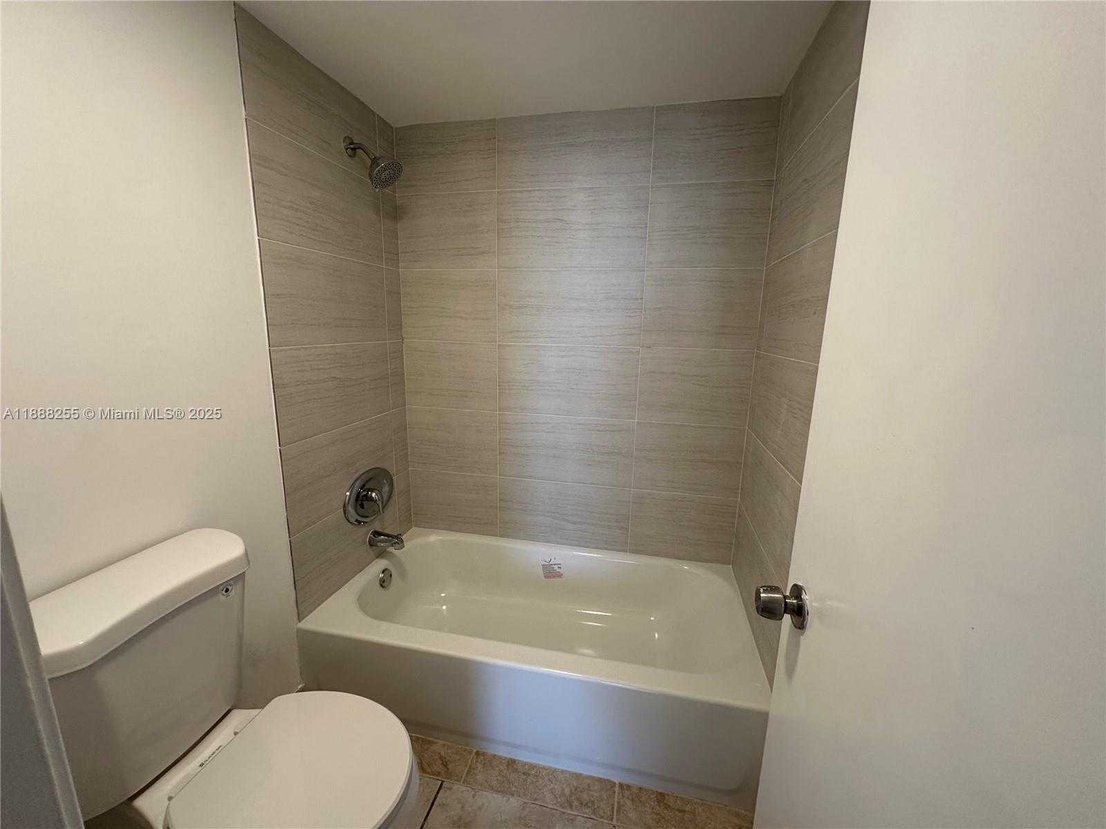 Small Image of 1351 NORTH EAST MIAMI GARDENS DR #906E, Miami Number 3