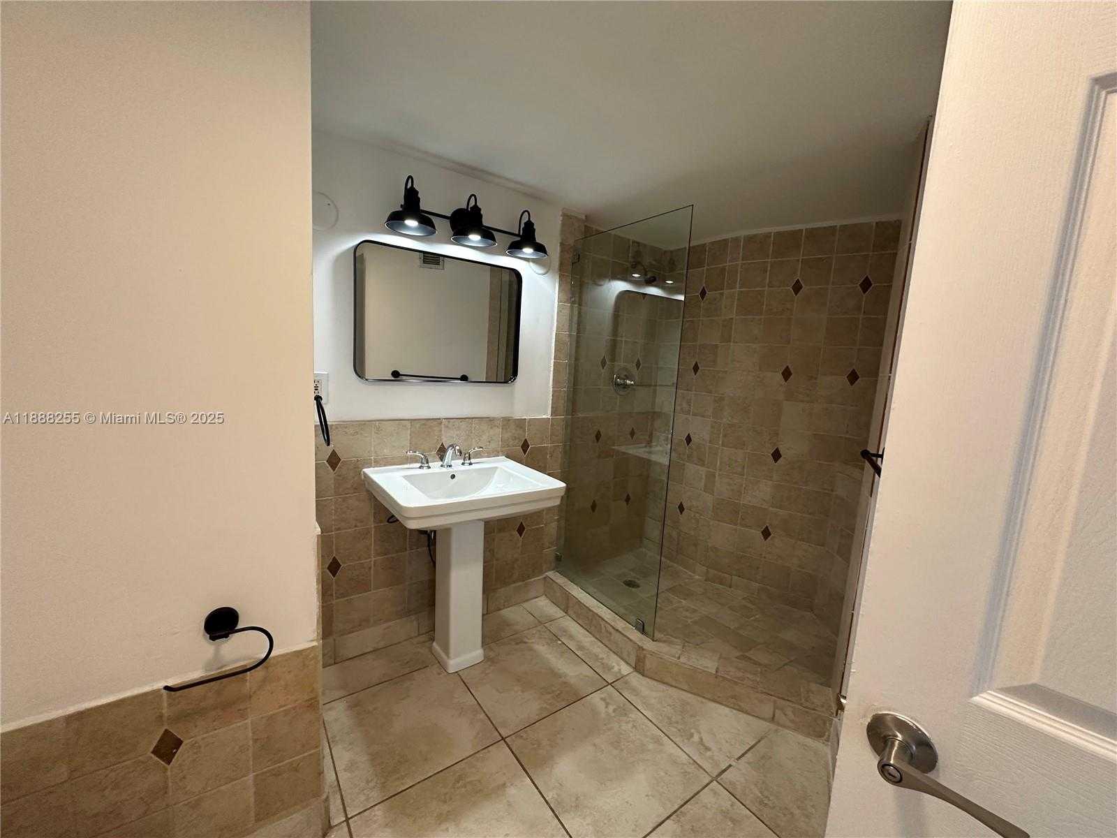 Small Image of 1351 NORTH EAST MIAMI GARDENS DR #906E, Miami Number 5