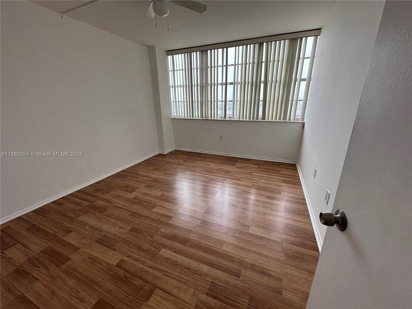 Small Image of 1351 NORTH EAST MIAMI GARDENS DR #906E, Miami Number 8