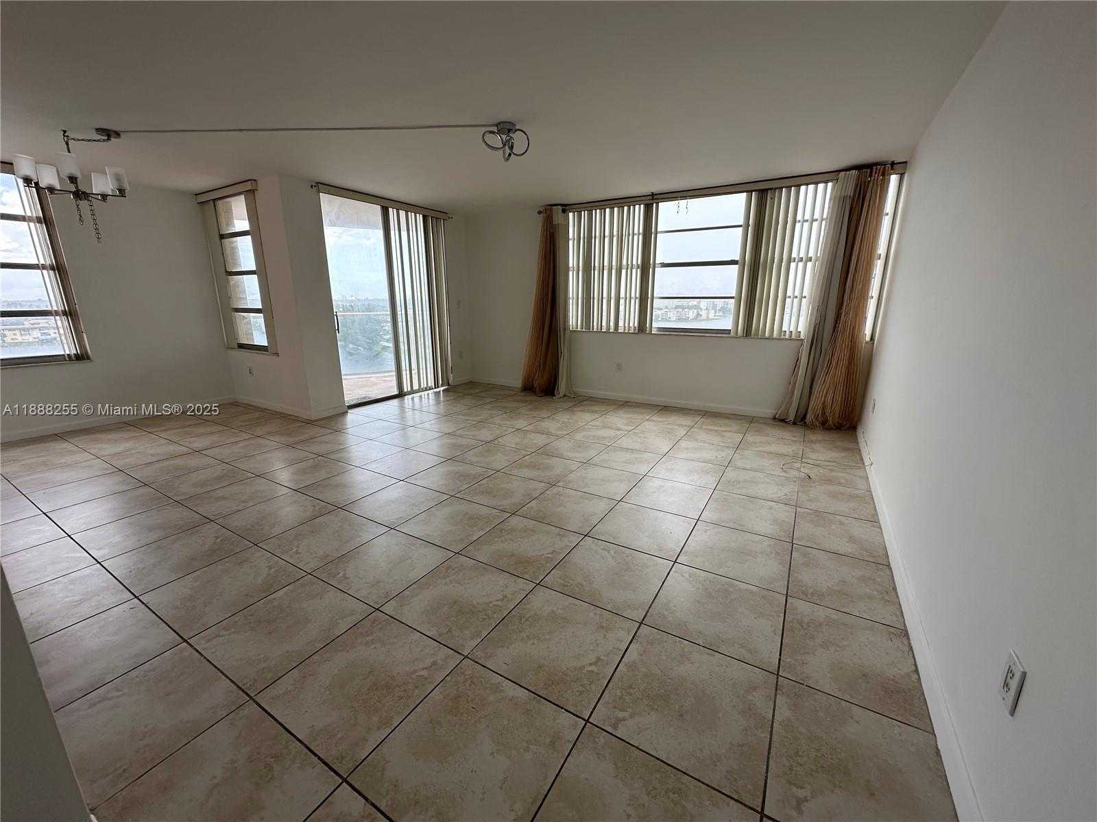 Small Image of 1351 NORTH EAST MIAMI GARDENS DR #906E, Miami Number 9