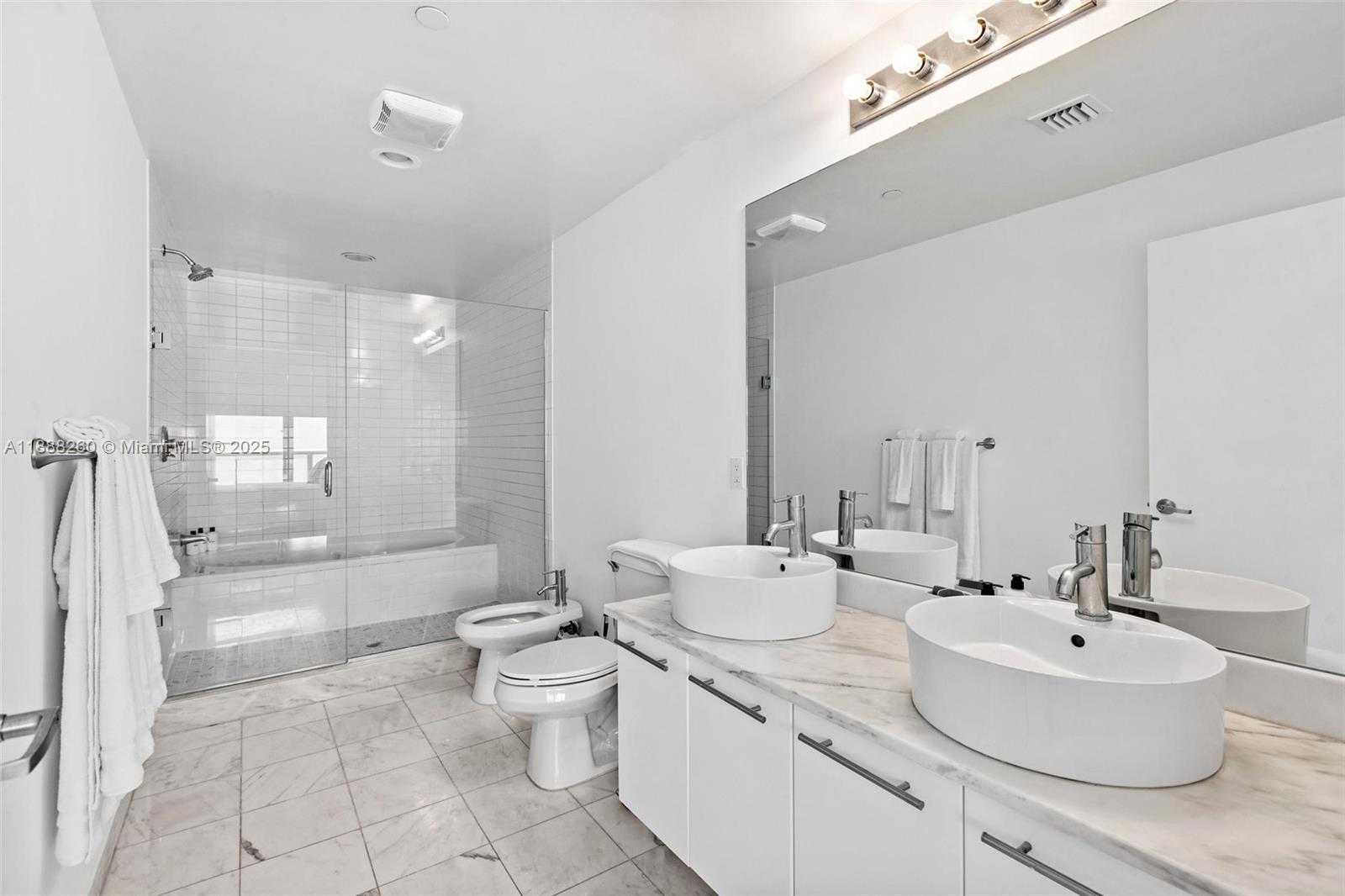 Small Image of 888 BISCAYNE BLVD #4002, Miami Number 12