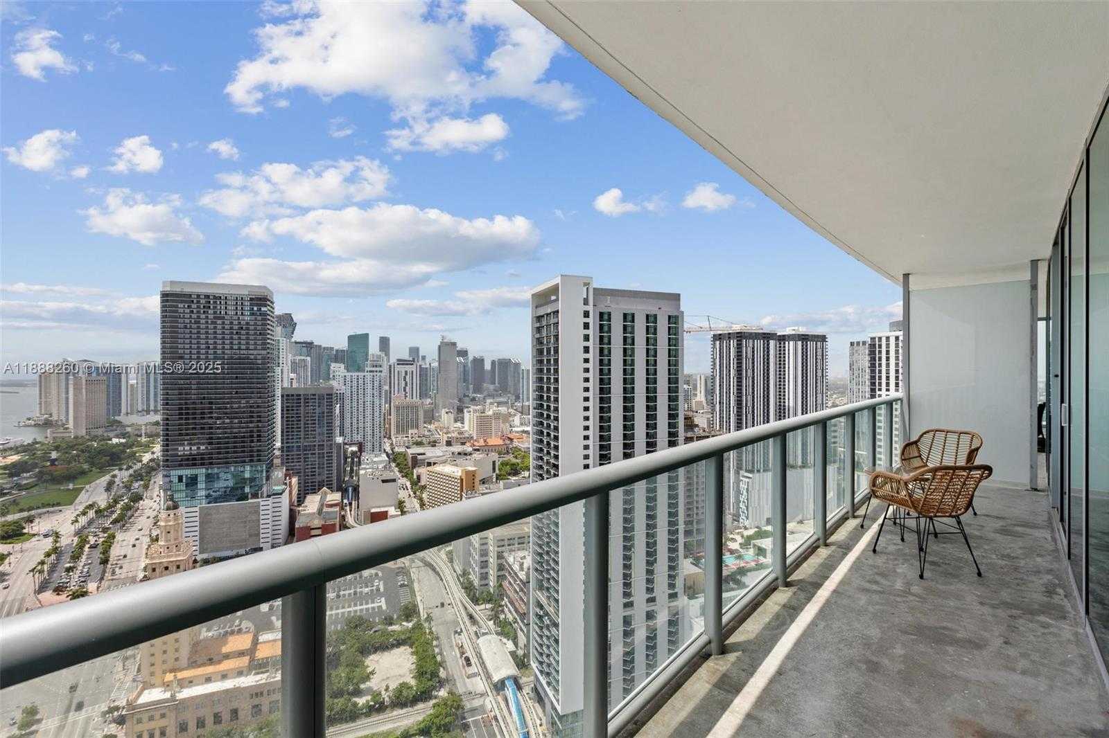 Small Image of 888 BISCAYNE BLVD #4002, Miami Number 16