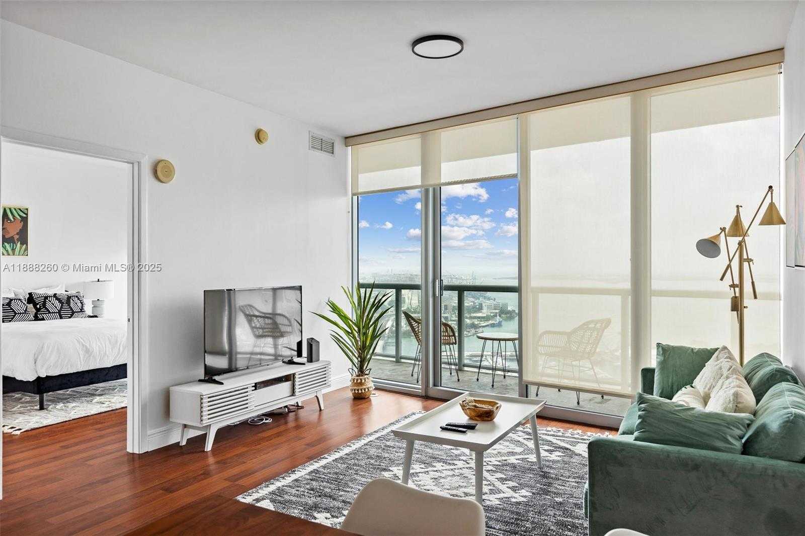 Small Image of 888 BISCAYNE BLVD #4002, Miami Number 2