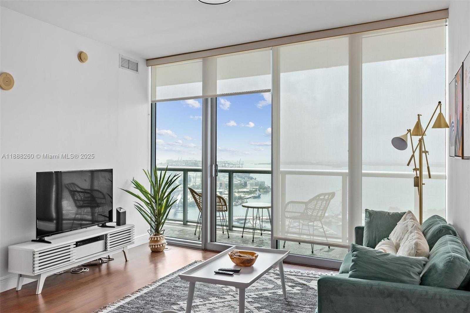 Small Image of 888 BISCAYNE BLVD #4002, Miami Number 4