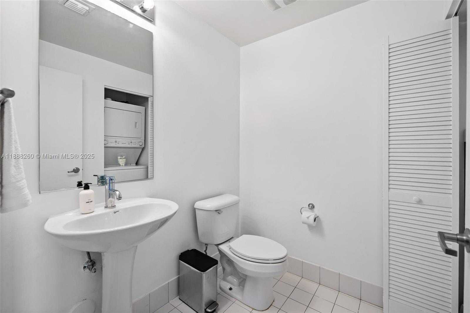 Small Image of 888 BISCAYNE BLVD #4002, Miami Number 5