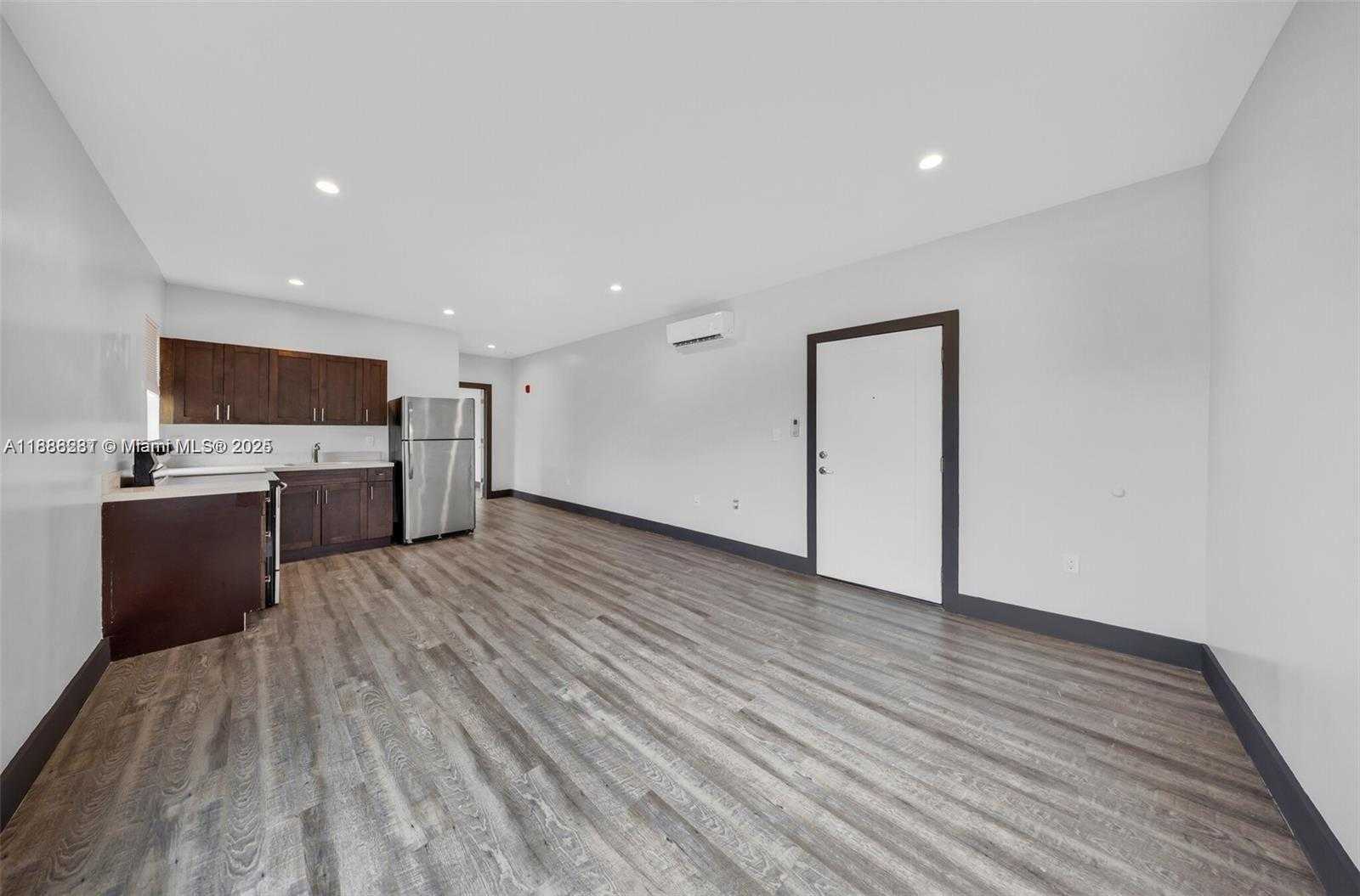 Small Image of 1020 SOUTH WEST 23RD AVE #5, Miami Number 3