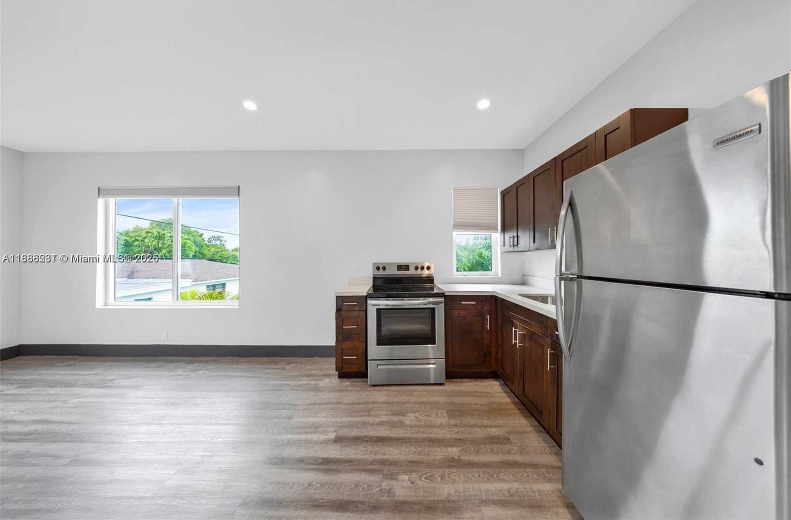 Small Image of 1020 SOUTH WEST 23RD AVE #5, Miami Number 8