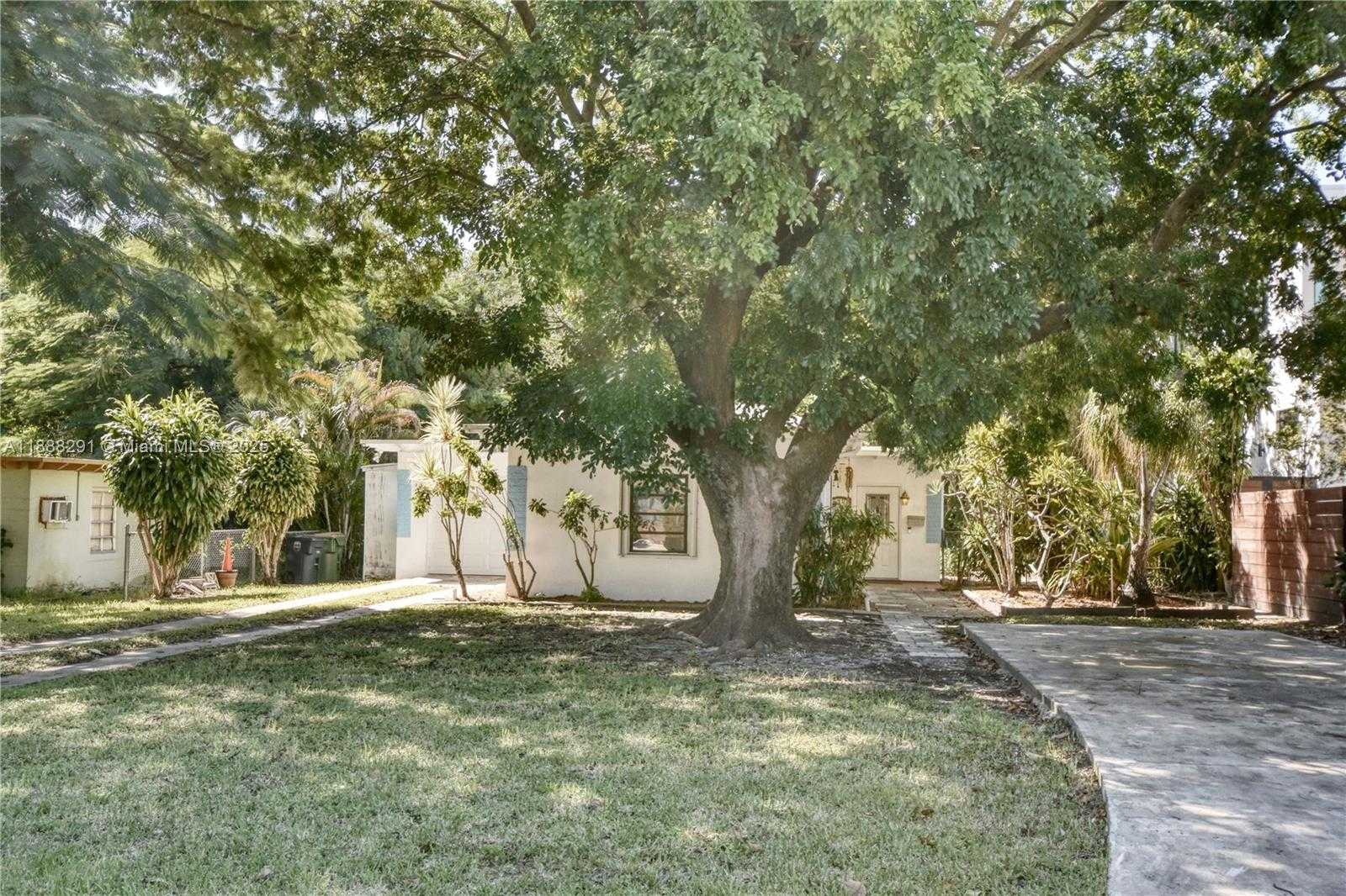 Small Image of 1550 NORTH EAST 128TH ST, North Miami Number 2
