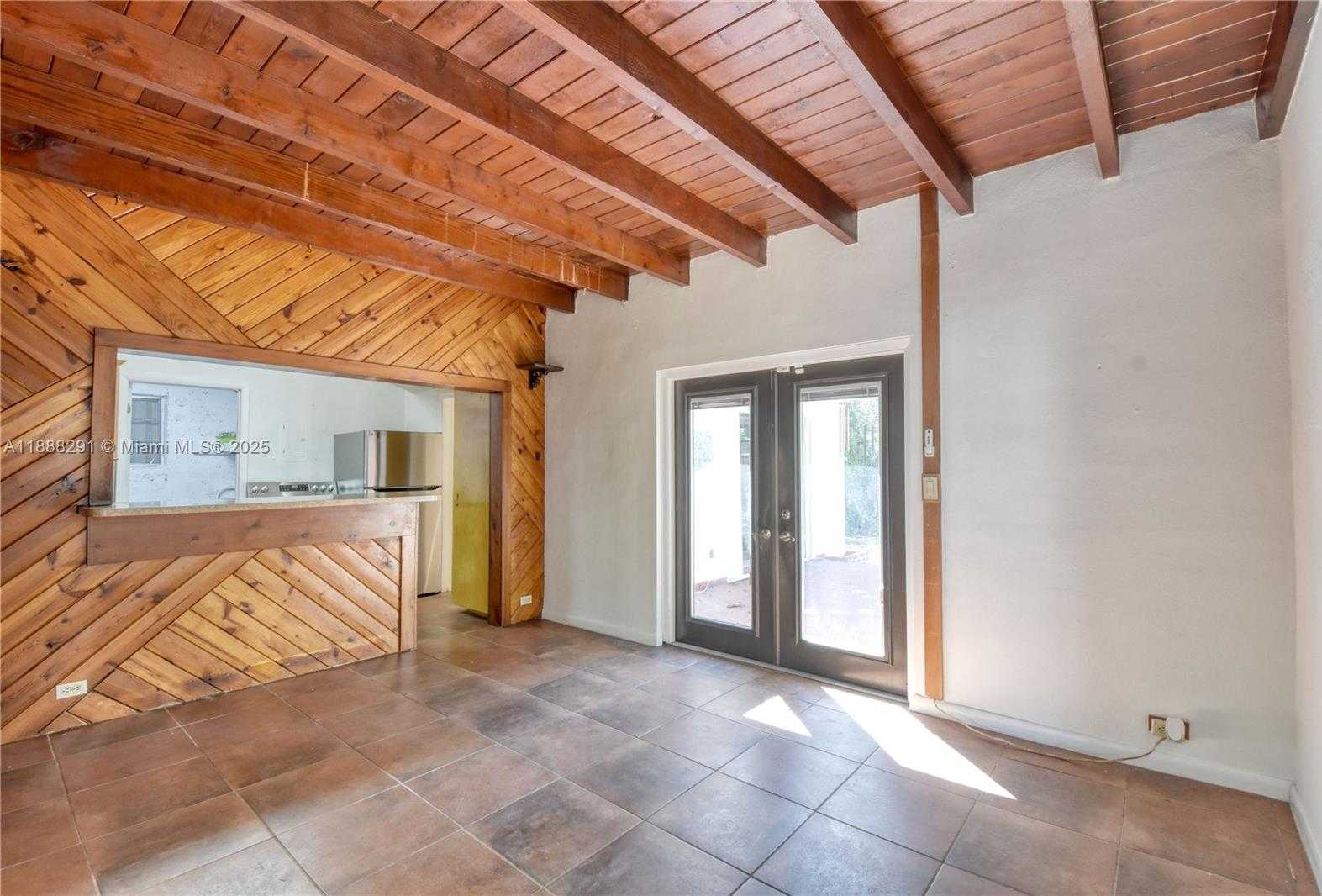 Small Image of 1550 NORTH EAST 128TH ST, North Miami Number 3