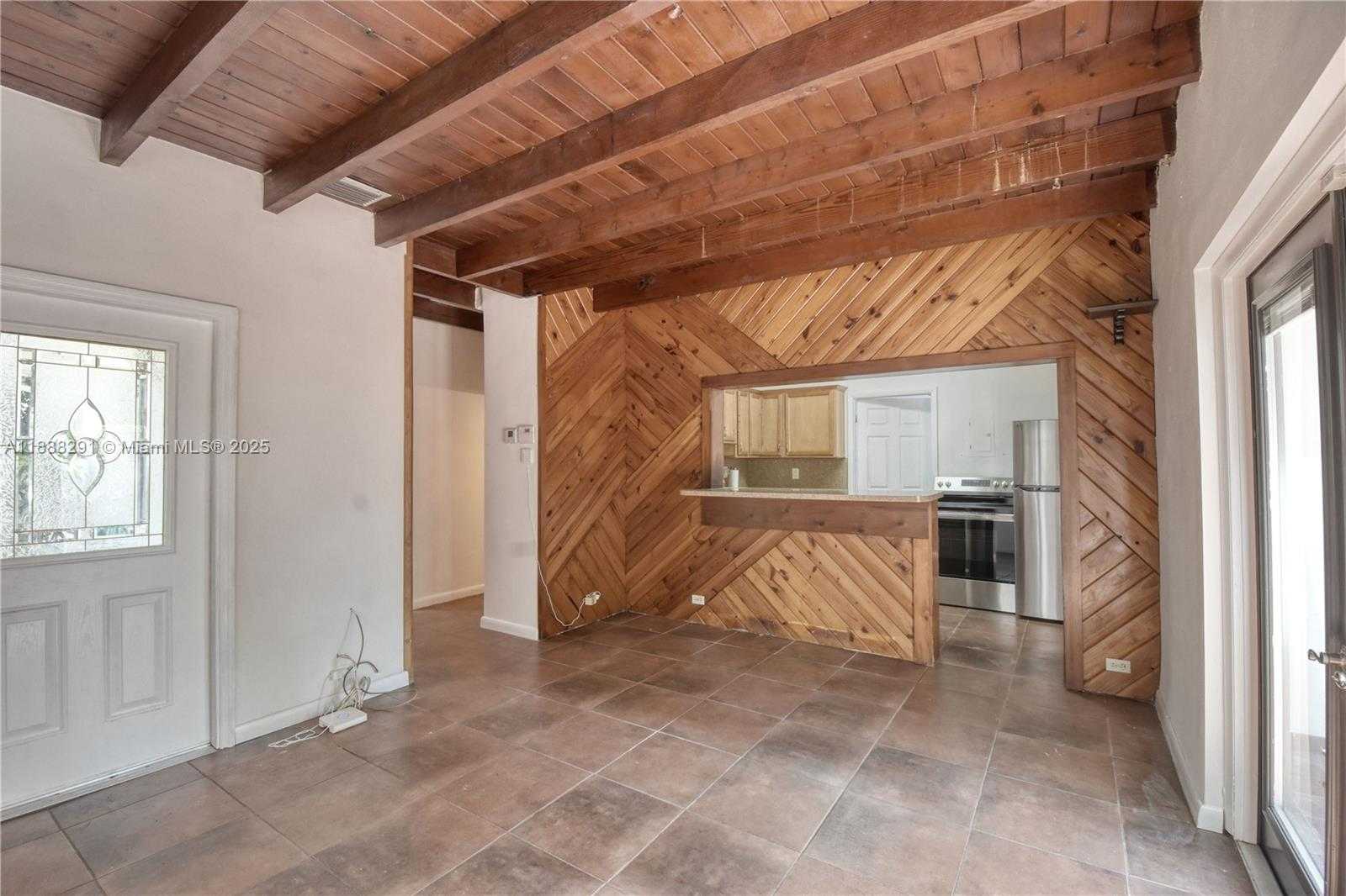 Small Image of 1550 NORTH EAST 128TH ST, North Miami Number 4