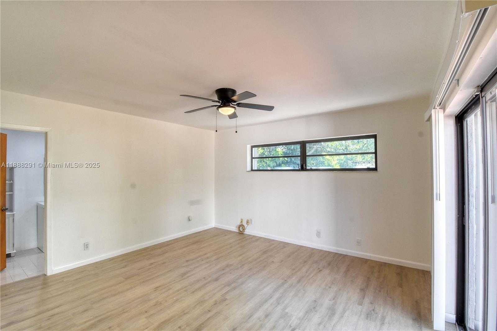 Small Image of 1550 NORTH EAST 128TH ST, North Miami Number 6