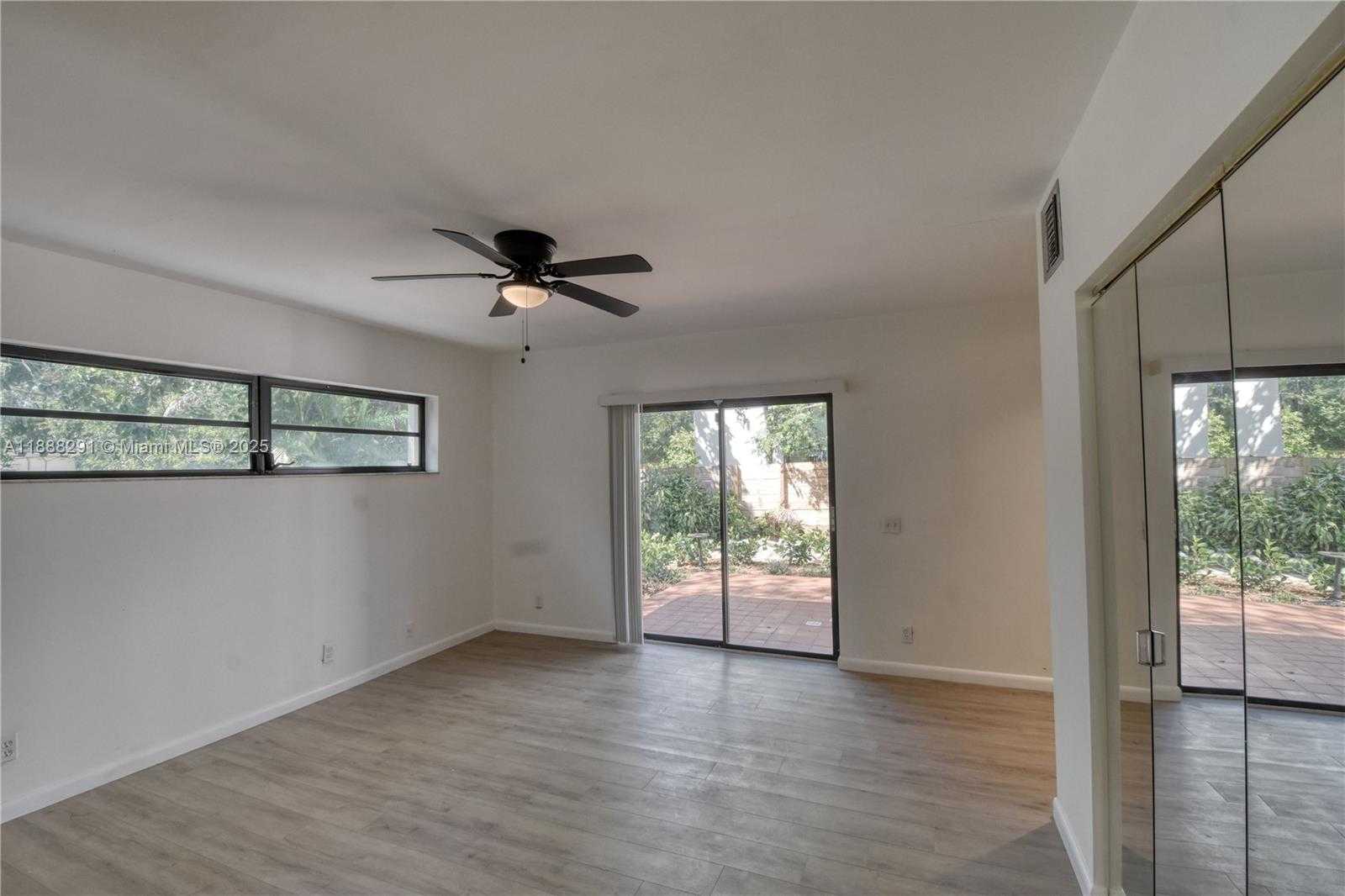 Small Image of 1550 NORTH EAST 128TH ST, North Miami Number 7