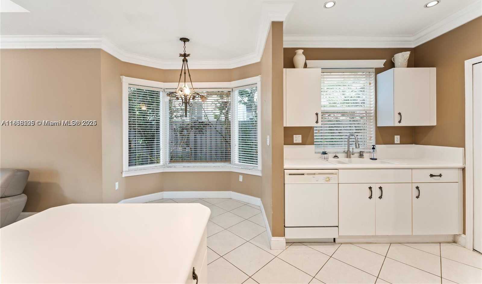 Small Image of 15270 SOUTH WEST 115TH TER, Miami Number 10