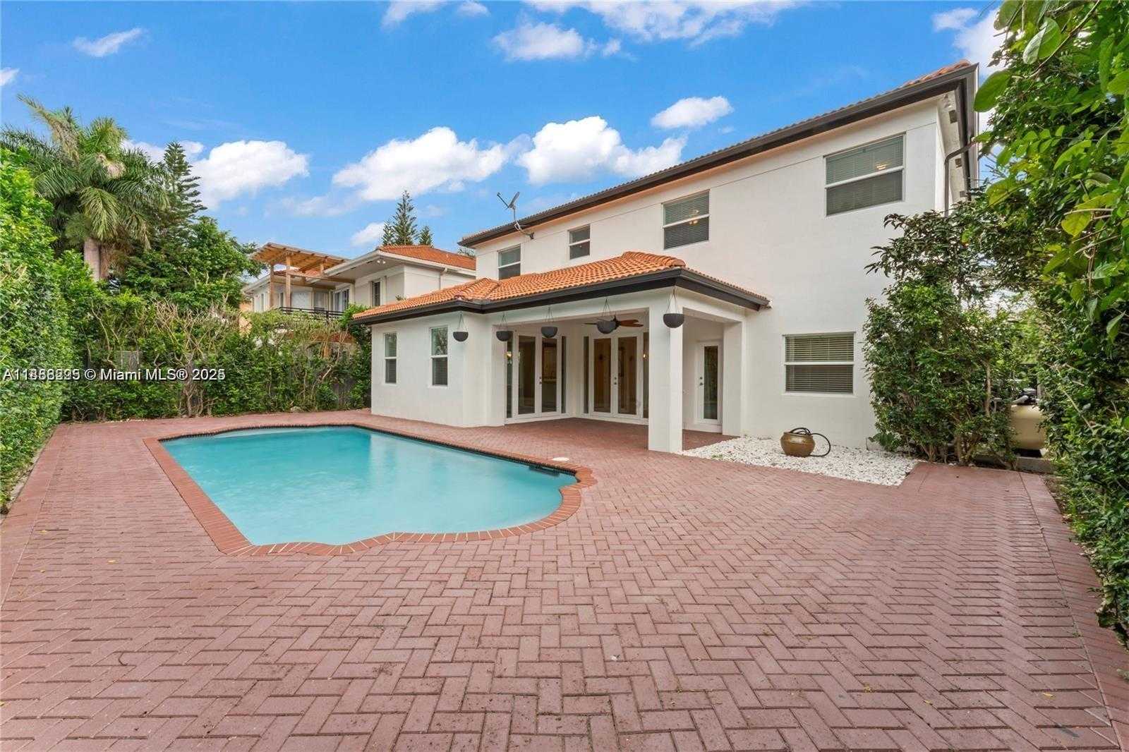 Small Image of 15270 SOUTH WEST 115TH TER, Miami Number 12