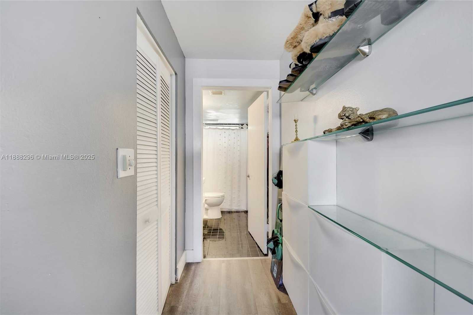 Small Image of 1615 MERIDIAN AVE #303, Miami Beach Number 10