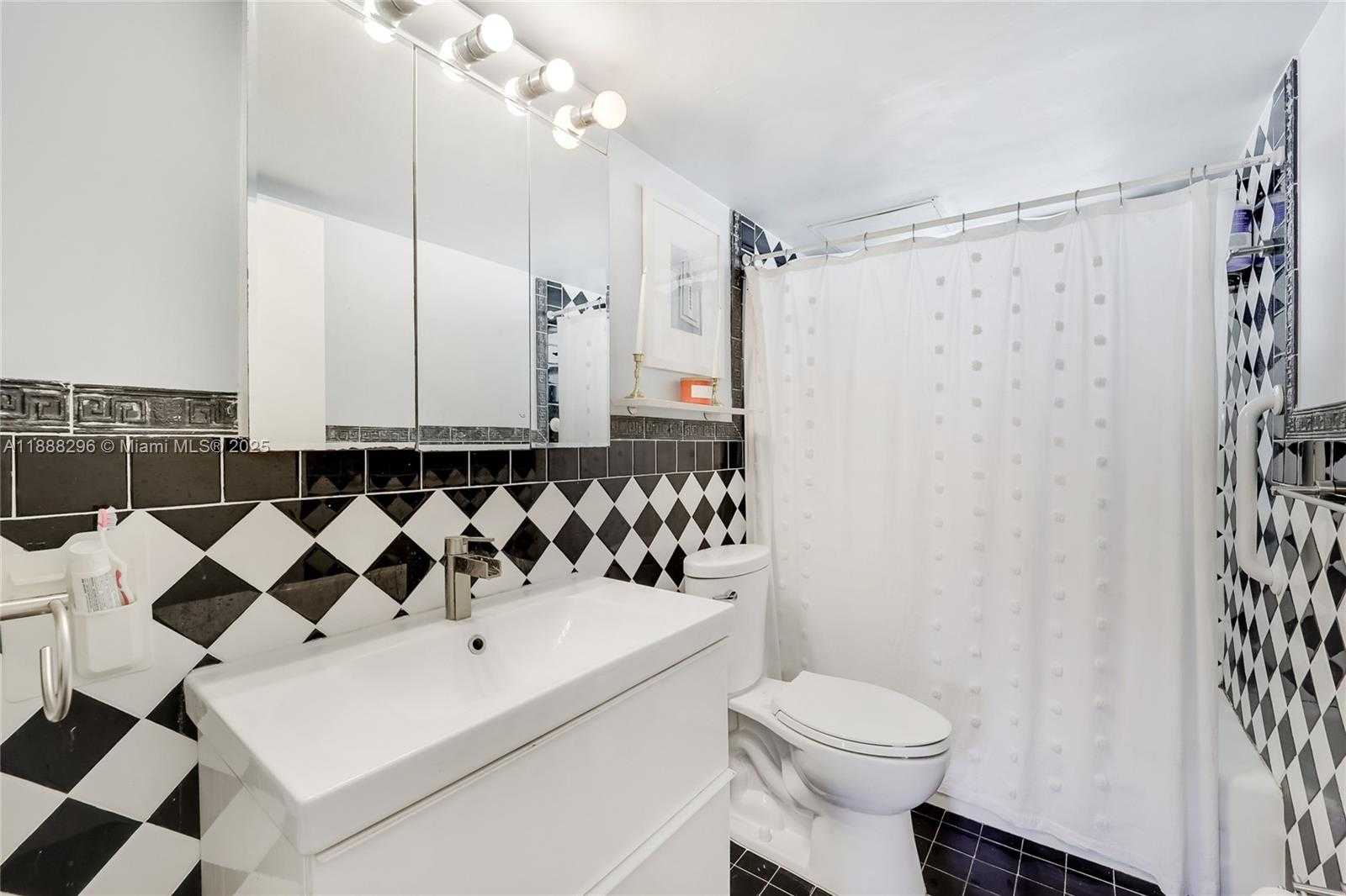 Small Image of 1615 MERIDIAN AVE #303, Miami Beach Number 8