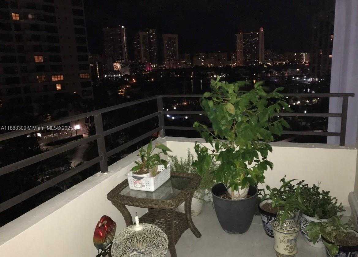 Small Image of 600 THREE ISLANDS BLVD #721, Hallandale Beach Number 3