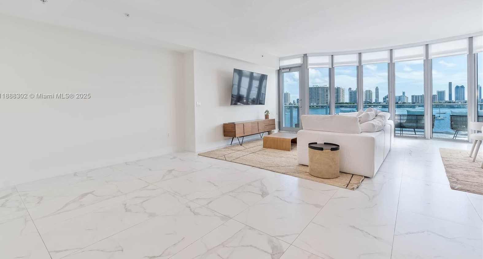 Small Image of 17301 BISCAYNE BLVD #411, North Miami Beach Number 11