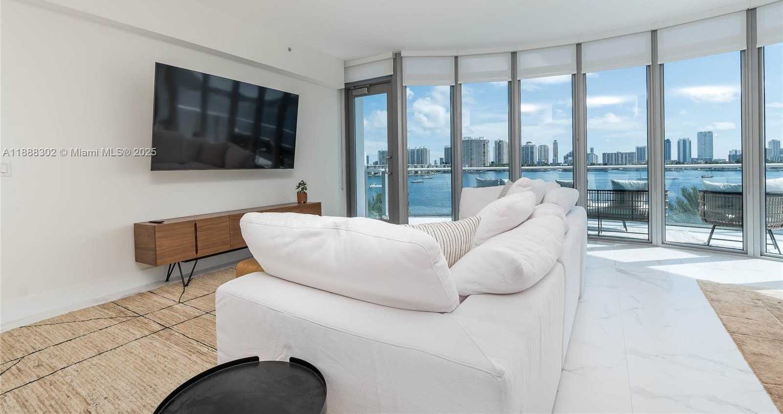Small Image of 17301 BISCAYNE BLVD #411, North Miami Beach Number 12