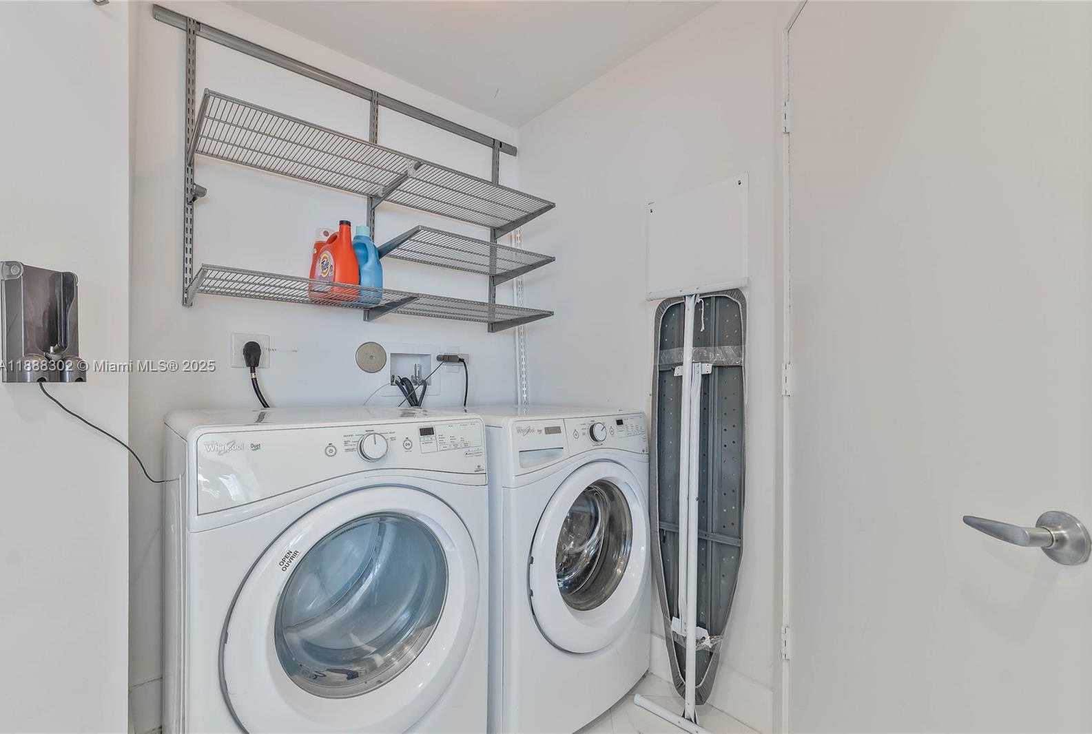 Small Image of 17301 BISCAYNE BLVD #411, North Miami Beach Number 13