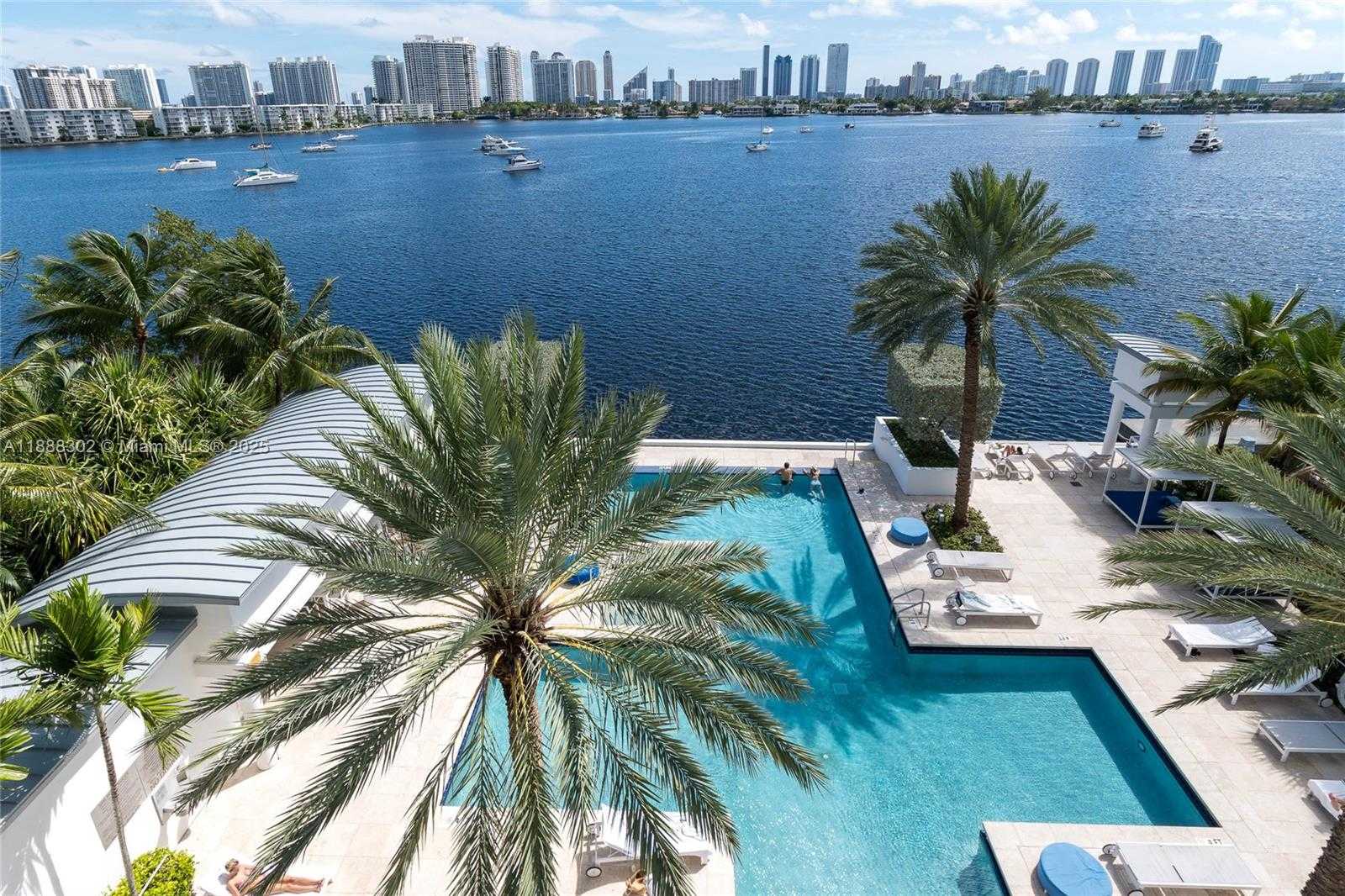 Small Image of 17301 BISCAYNE BLVD #411, North Miami Beach Number 28
