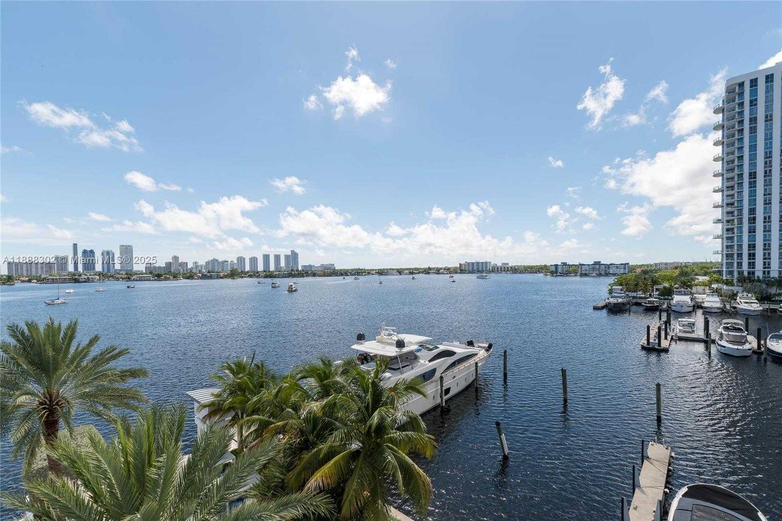 Small Image of 17301 BISCAYNE BLVD #411, North Miami Beach Number 29