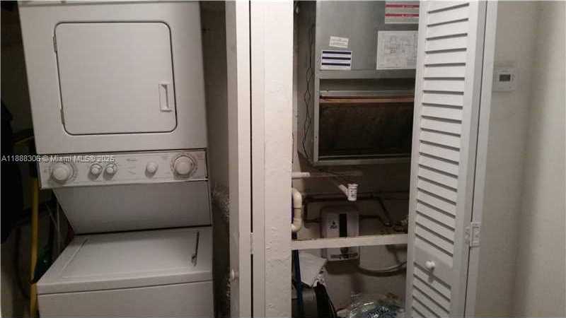Small Image of 990 MERIDIAN AVE #-, Miami Beach Number 6