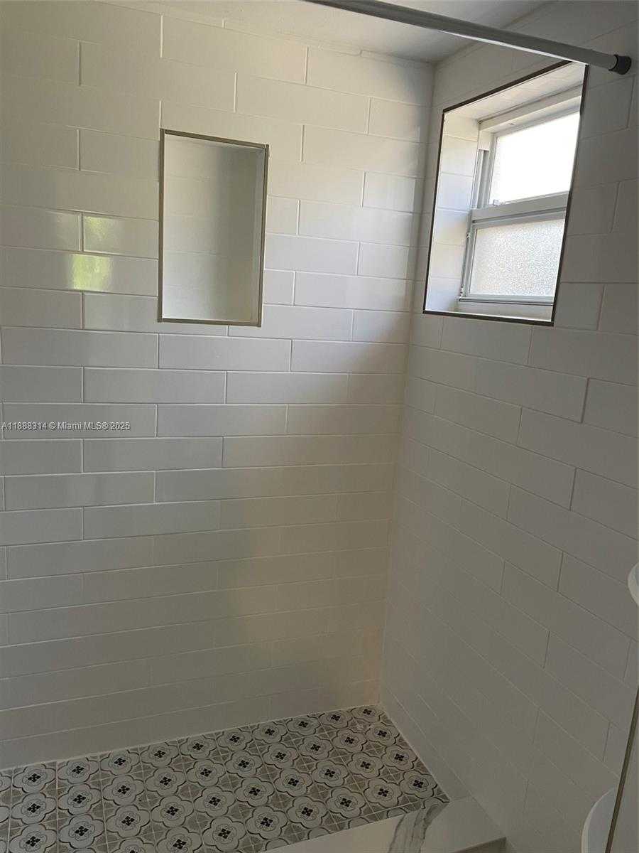 Small Image of 1642 POLK ST #C, Hollywood Number 10