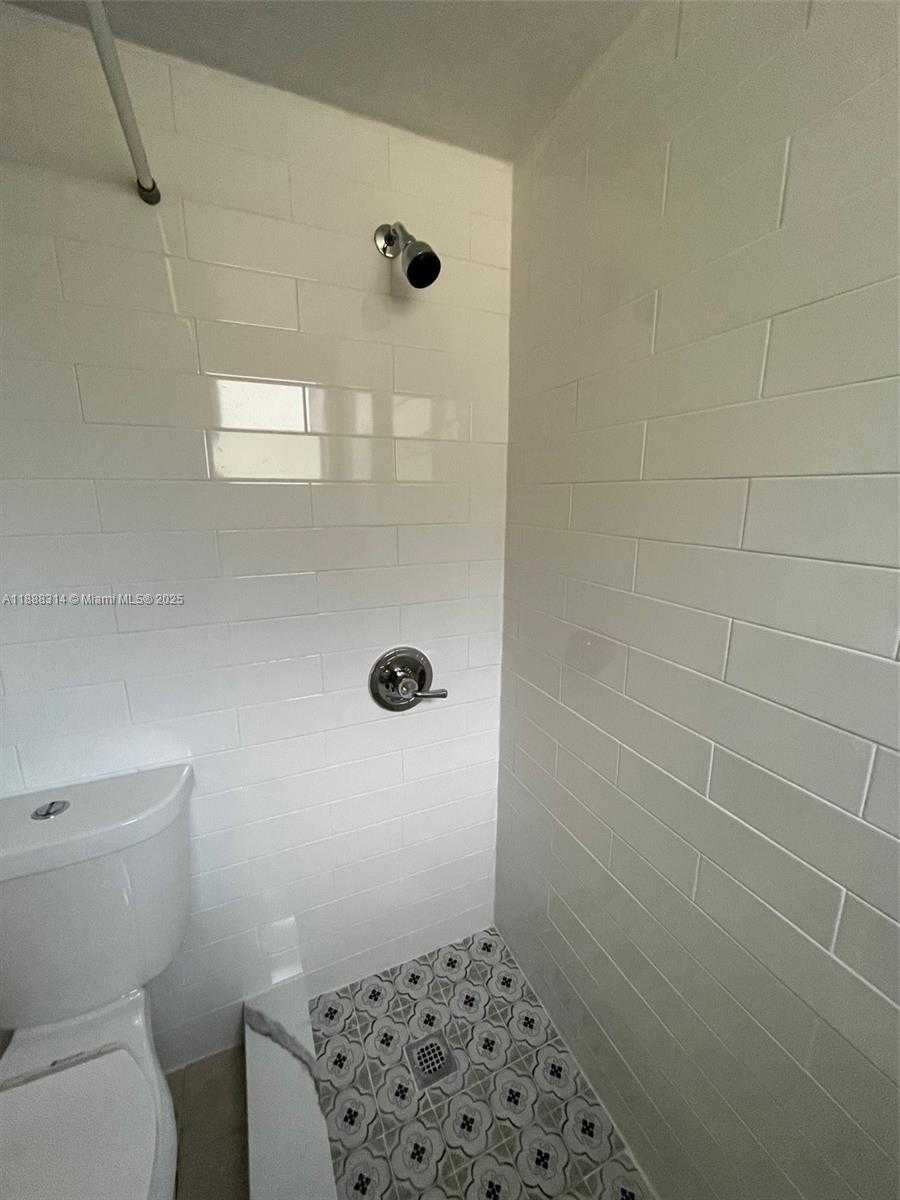 Small Image of 1642 POLK ST #C, Hollywood Number 12