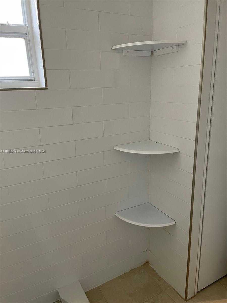Small Image of 1642 POLK ST #C, Hollywood Number 14