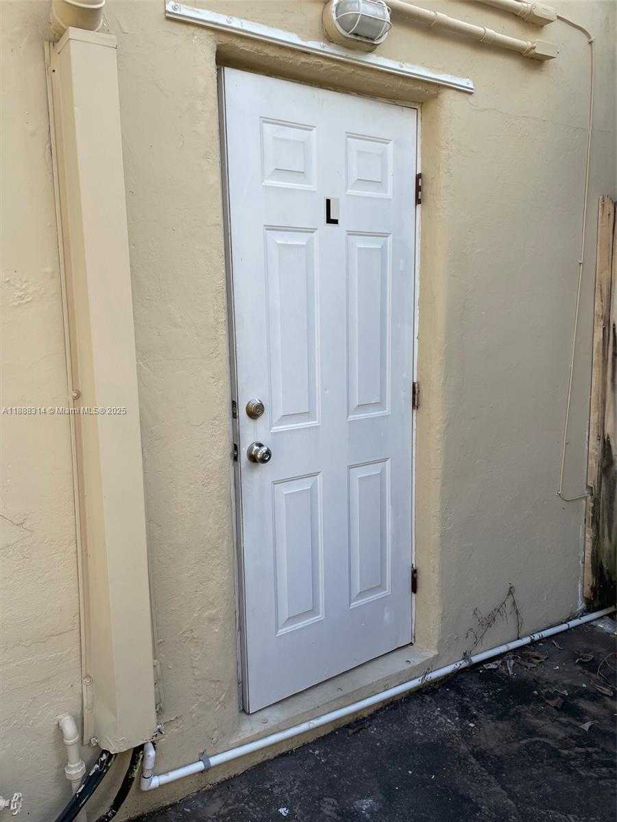 Small Image of 1642 POLK ST #C, Hollywood Number 16