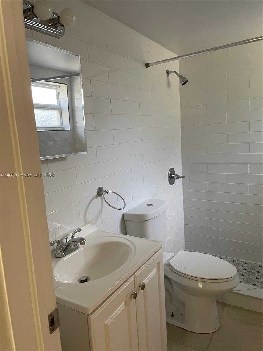 Small Image of 1642 POLK ST #C, Hollywood Number 18