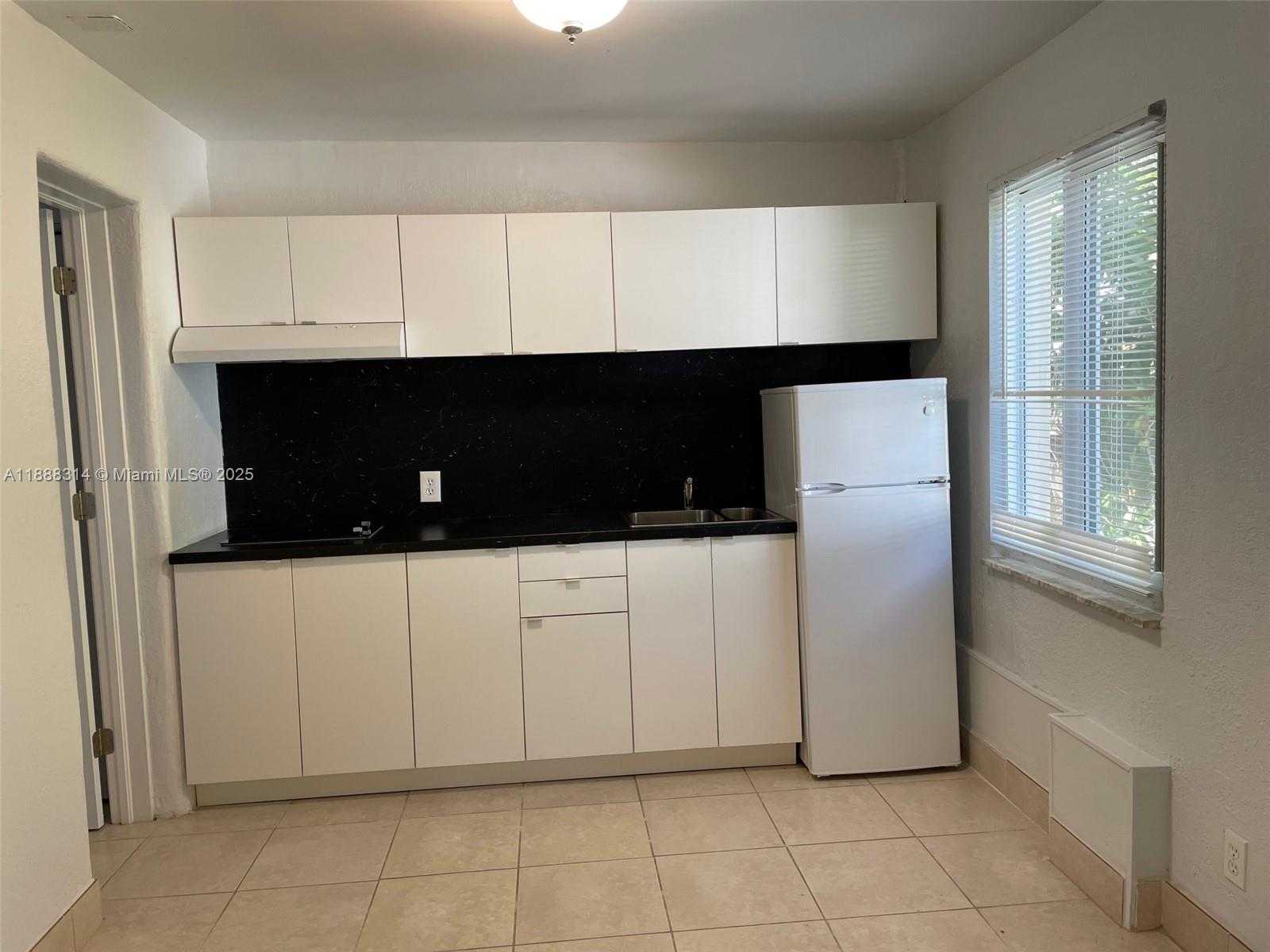 Small Image of 1642 POLK ST #C, Hollywood Number 2