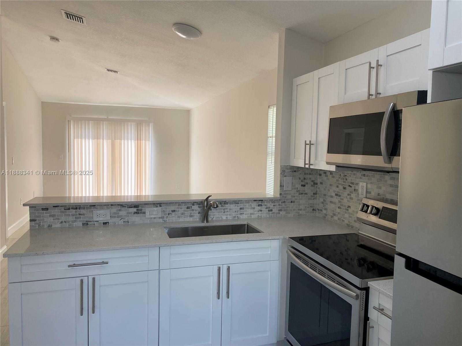 Small Image of 14102 SOUTH WEST 120TH CT #6-15, Miami Number 4