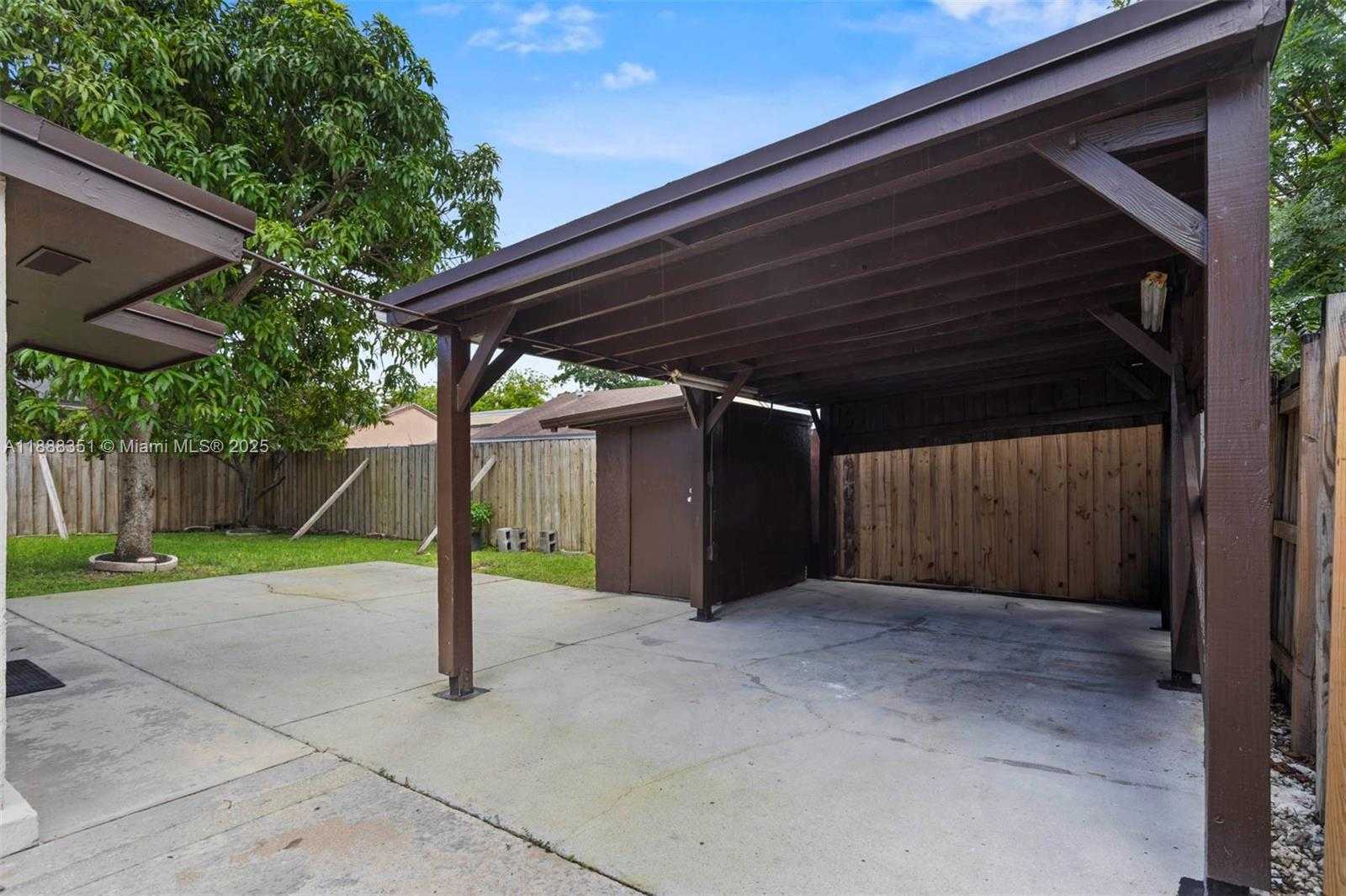 Small Image of 12328 SOUTH WEST 209TH ST, Miami Number 16