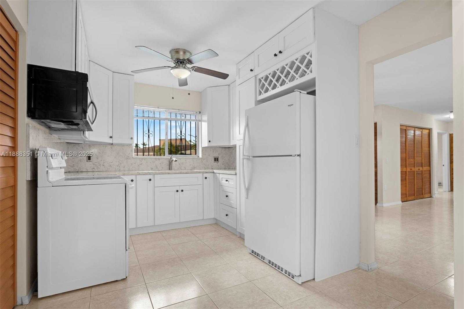 Small Image of 12328 SOUTH WEST 209TH ST, Miami Number 6