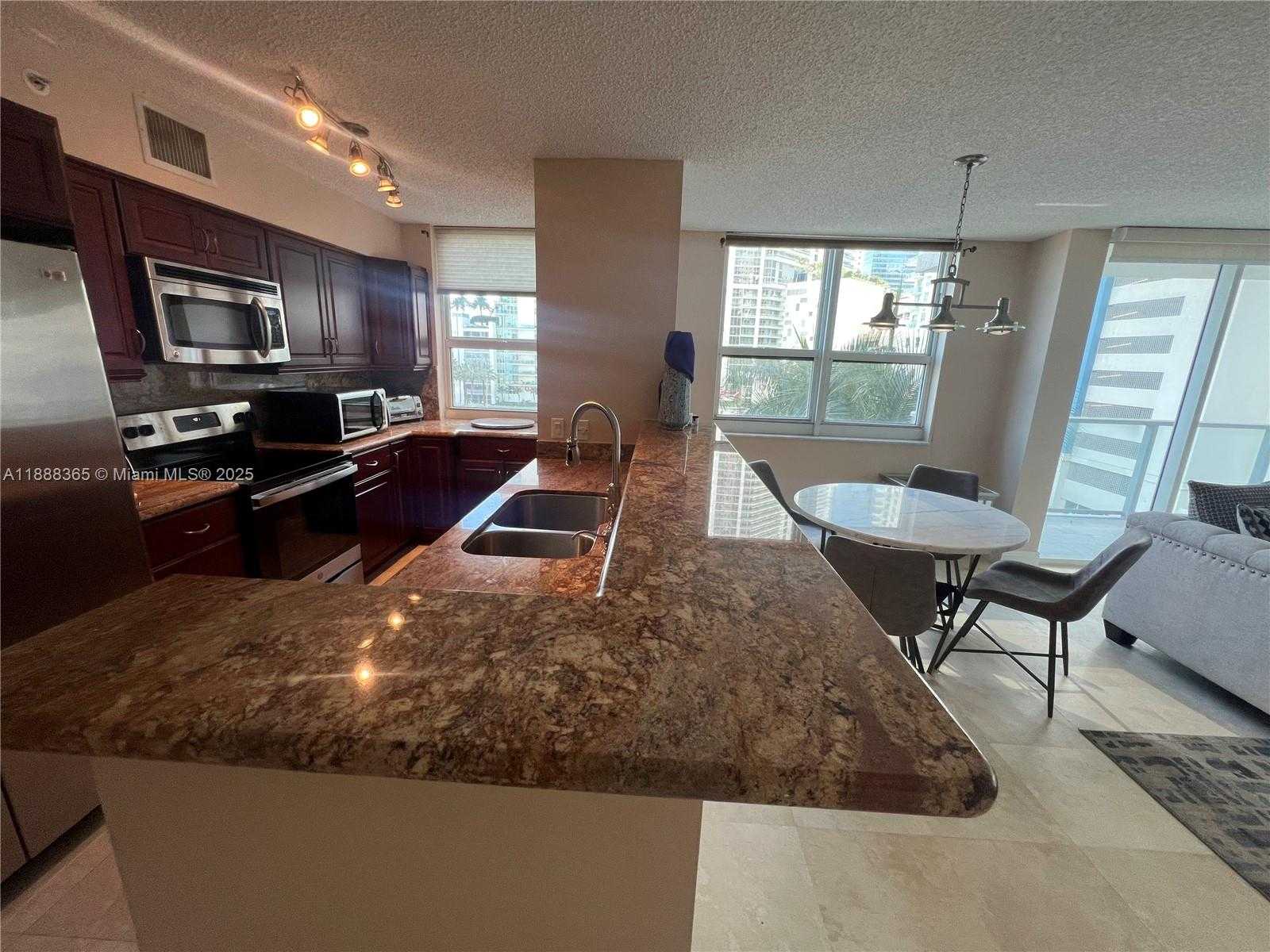 Small Image of 1155 BRICKELL BAY DR #401, Miami Number 10