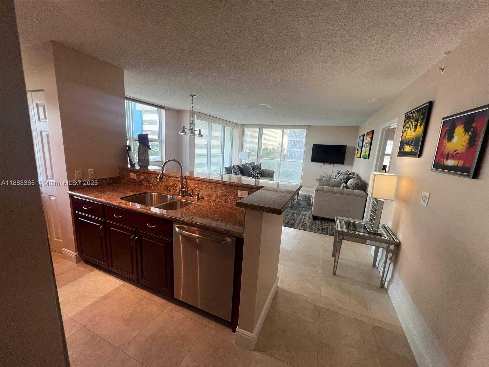Small Image of 1155 BRICKELL BAY DR #401, Miami Number 12