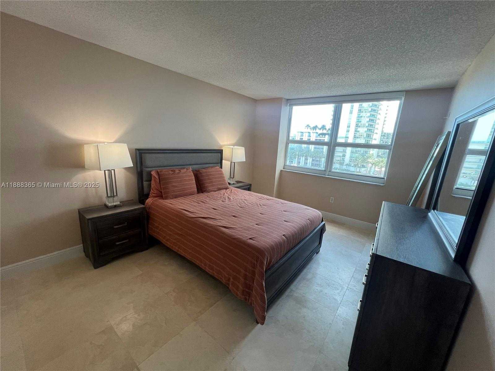 Small Image of 1155 BRICKELL BAY DR #401, Miami Number 14
