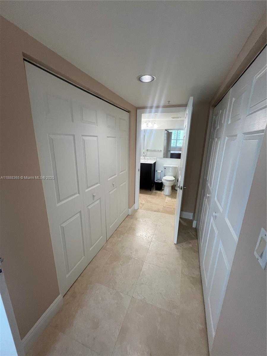 Small Image of 1155 BRICKELL BAY DR #401, Miami Number 15