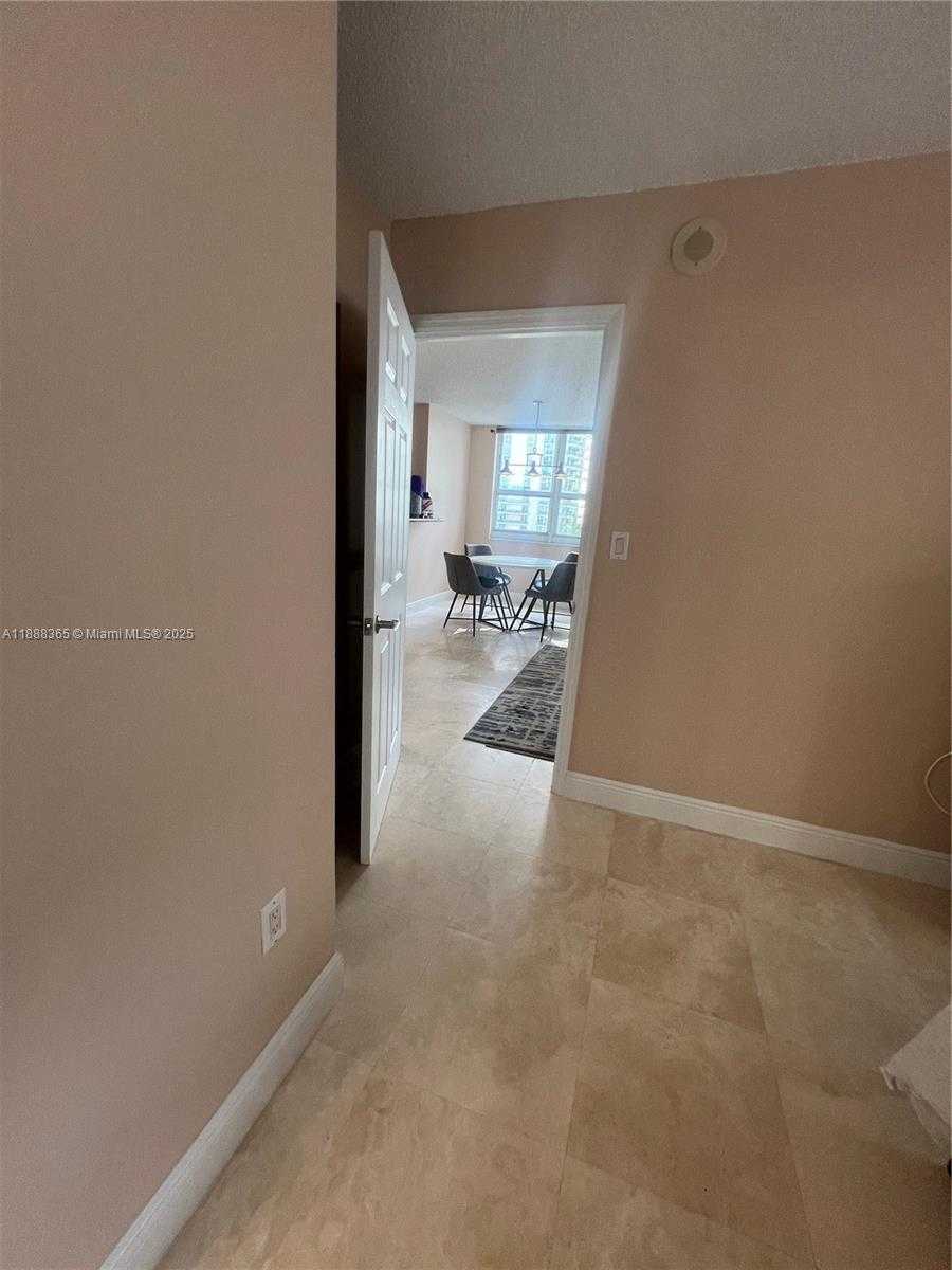 Small Image of 1155 BRICKELL BAY DR #401, Miami Number 22