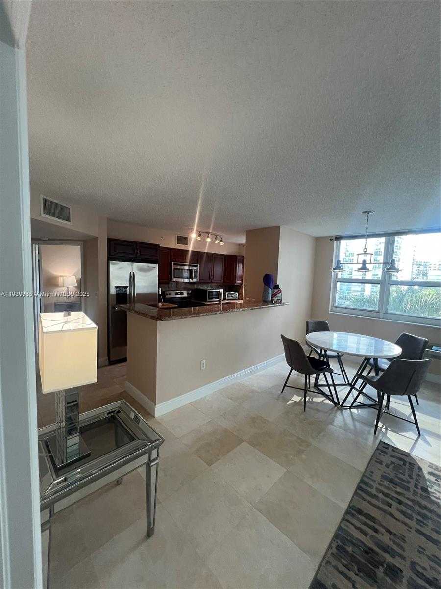 Small Image of 1155 BRICKELL BAY DR #401, Miami Number 23