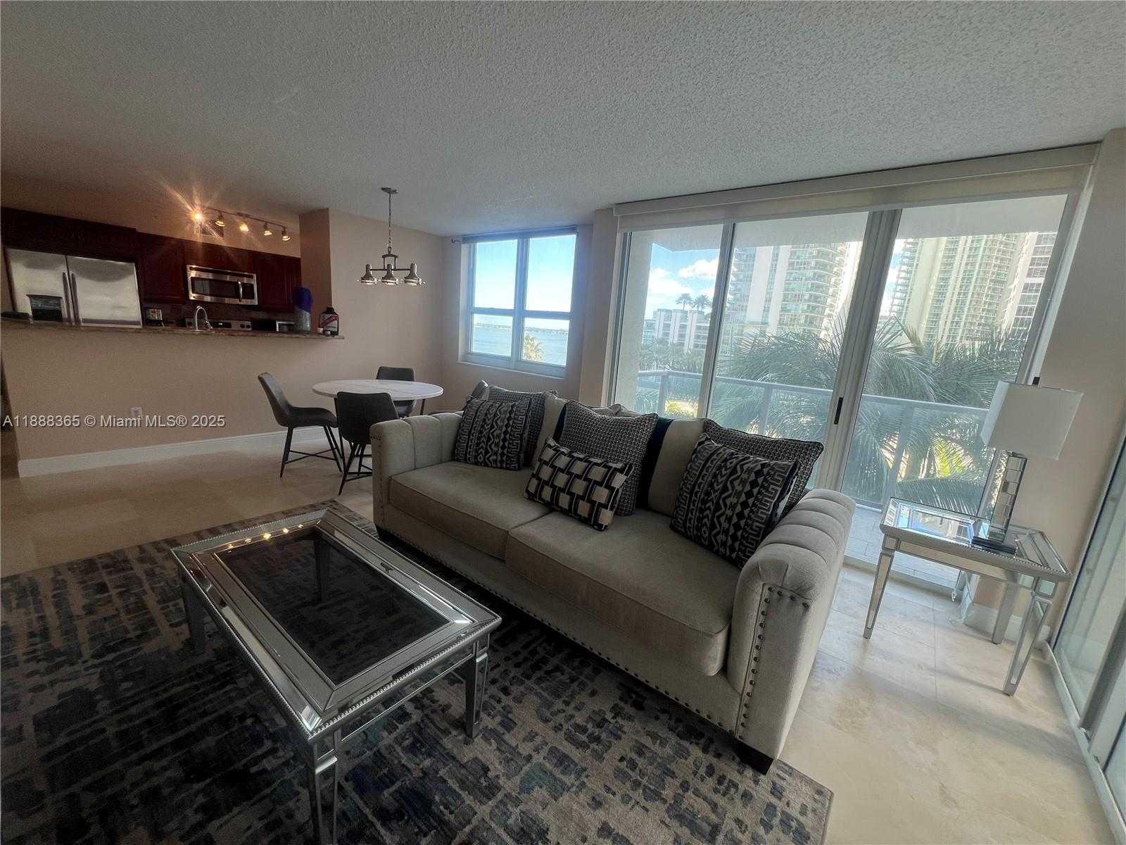 Small Image of 1155 BRICKELL BAY DR #401, Miami Number 4