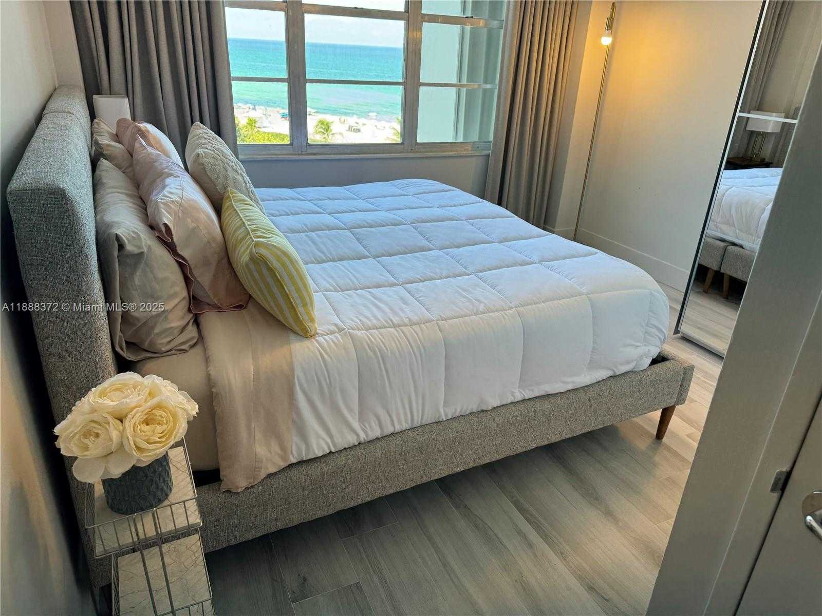 Small Image of 5151 COLLINS AVE #834, Miami Beach Number 18