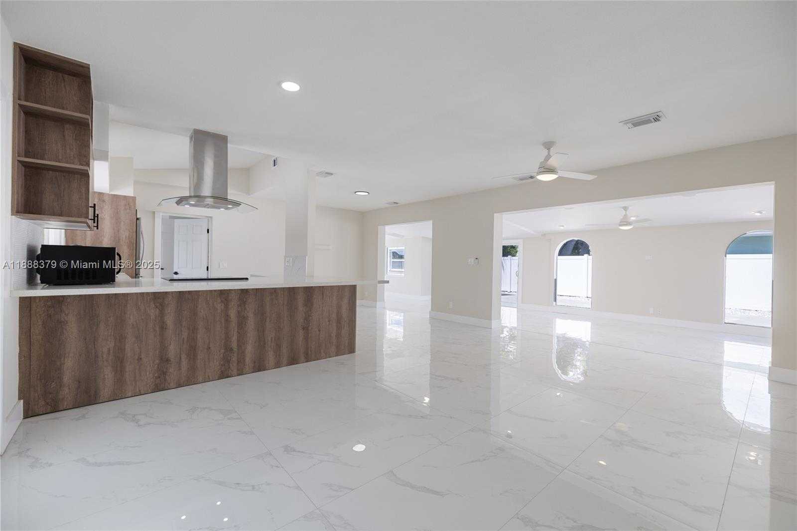 Small Image of 1221 SOUTH EAST 10TH ST, Deerfield Beach Number 14