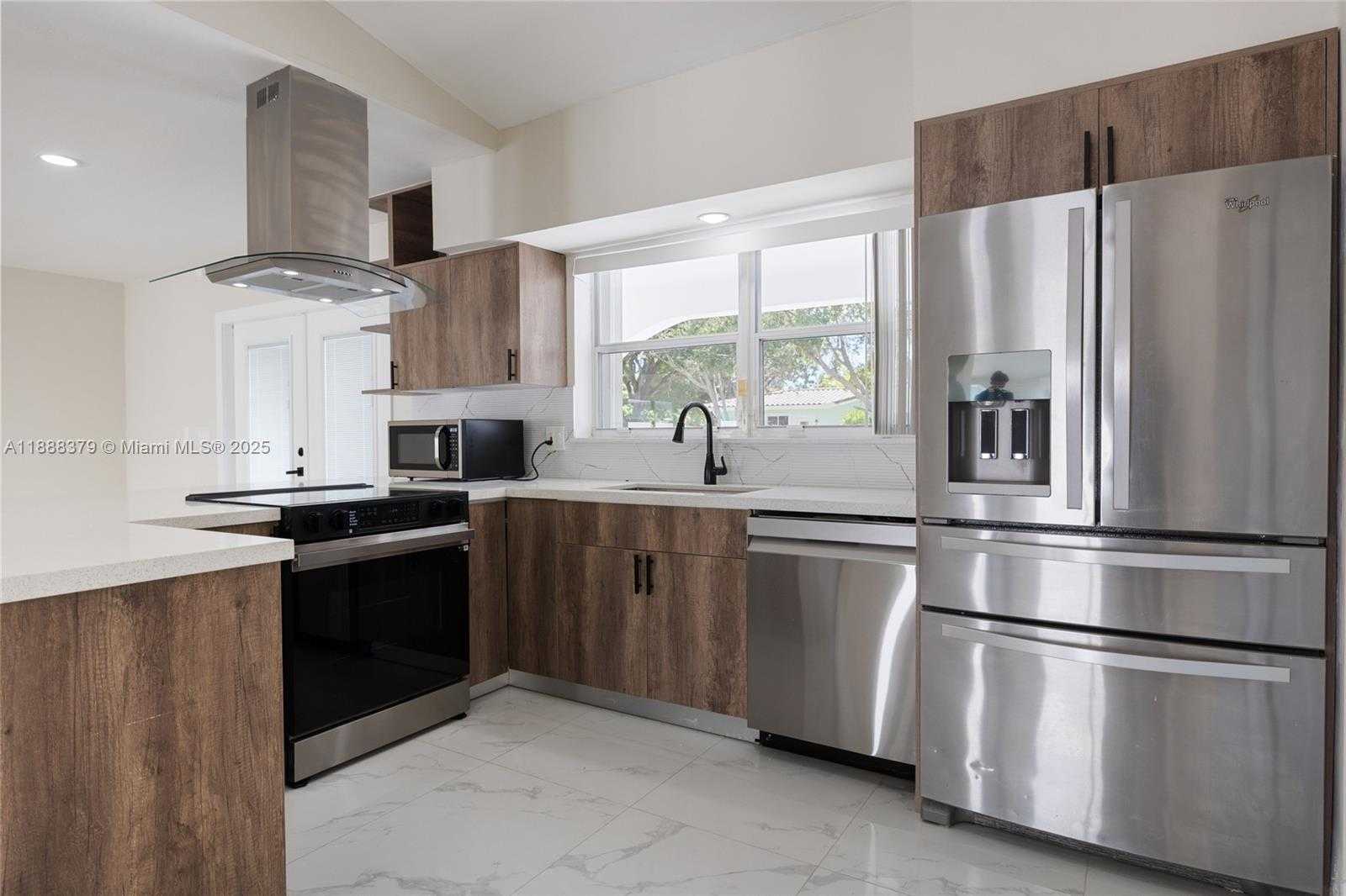 Small Image of 1221 SOUTH EAST 10TH ST, Deerfield Beach Number 16