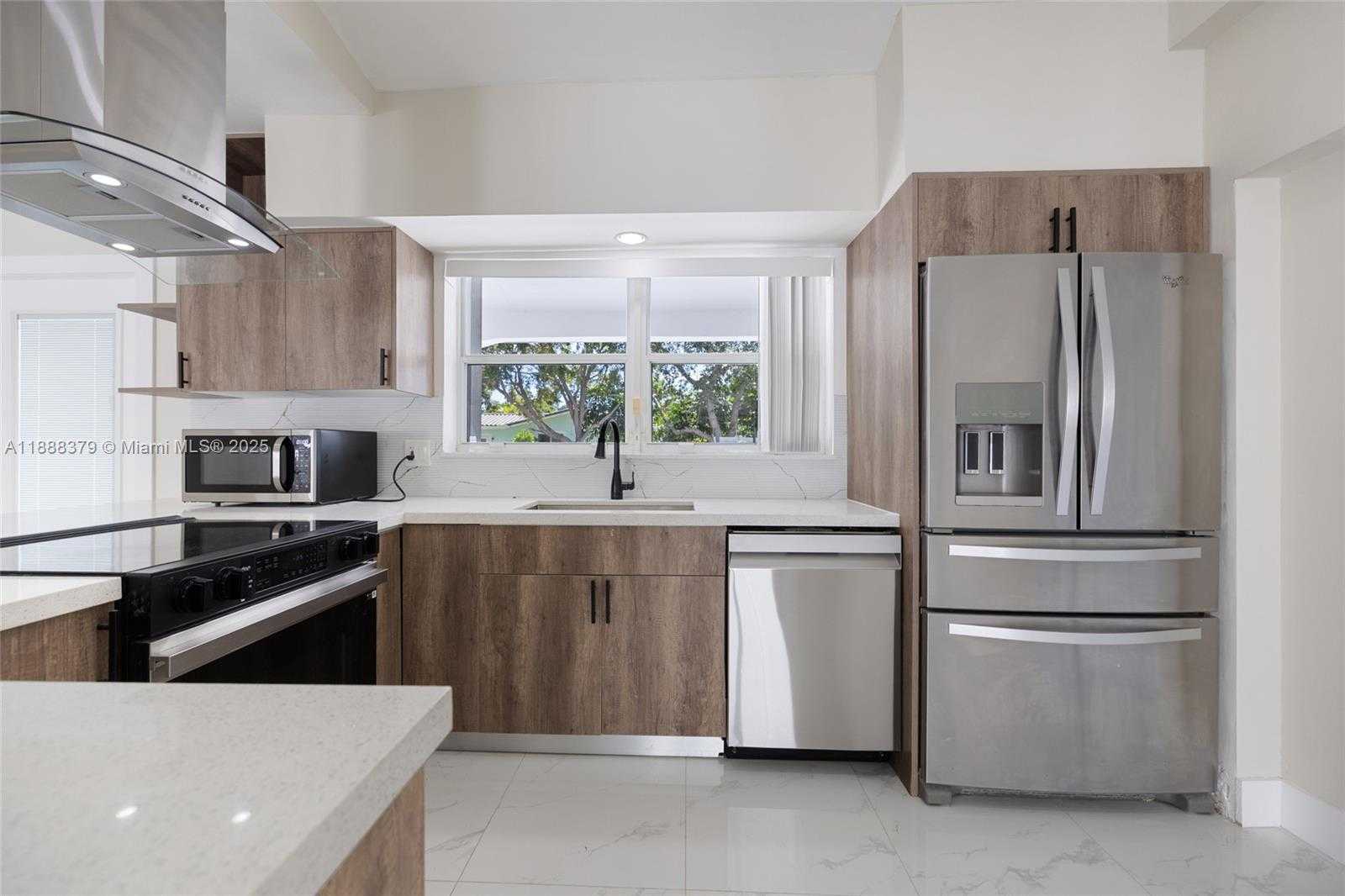 Small Image of 1221 SOUTH EAST 10TH ST, Deerfield Beach Number 17