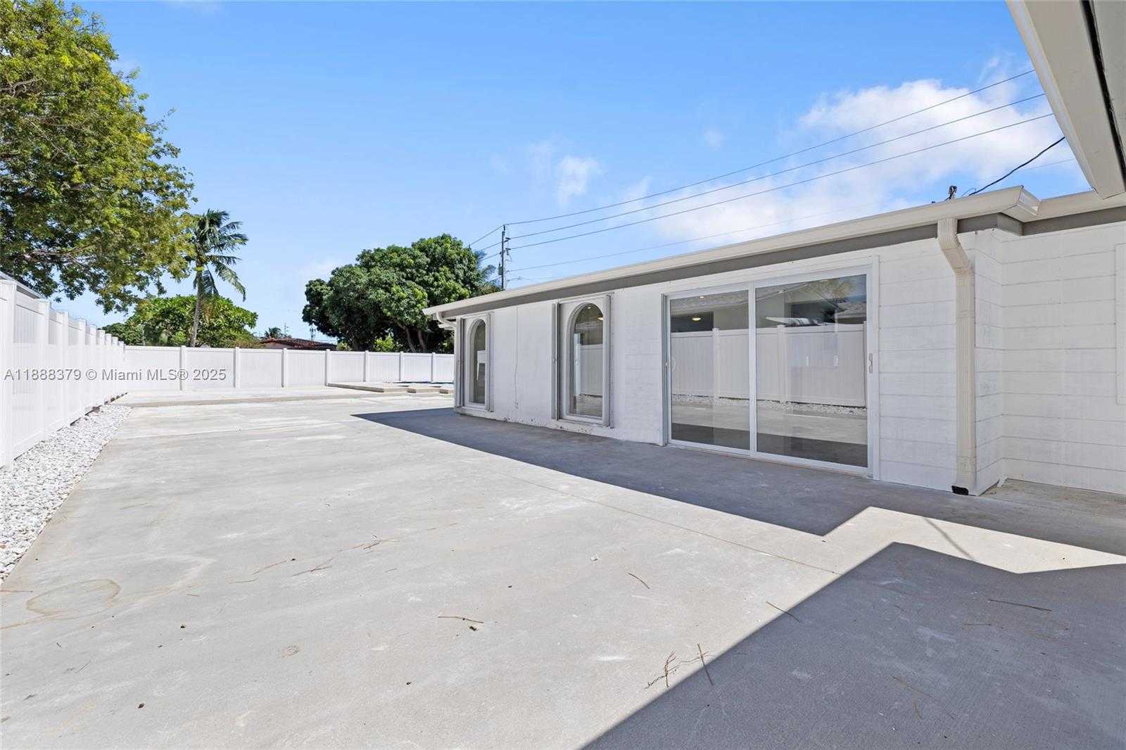 Small Image of 1221 SOUTH EAST 10TH ST, Deerfield Beach Number 37