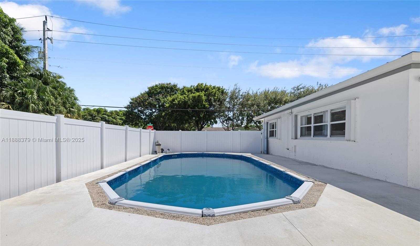 Small Image of 1221 SOUTH EAST 10TH ST, Deerfield Beach Number 38