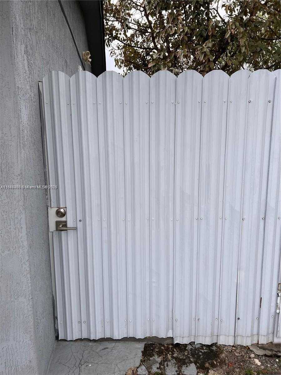 Small Image of Miami Number 2